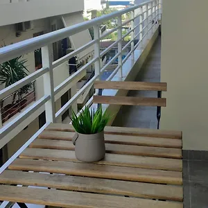 https://maries-luxury-city-center-apartment.rethymnohotels.net